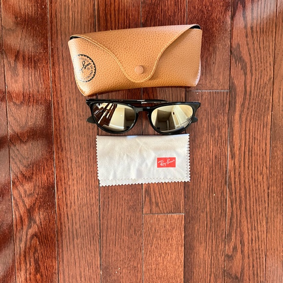 Ray-Ban chrome mirrored sunglasses - Picture 1 of 4